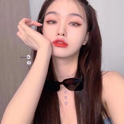 妻子变成小学生。